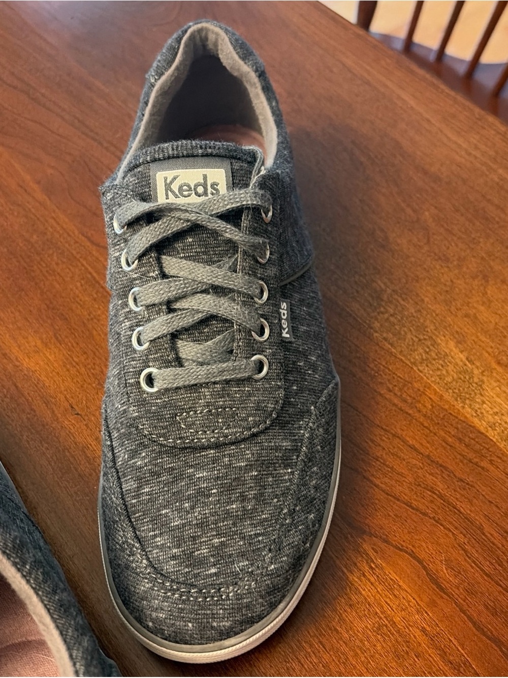 Keds gray fabric size 8 women’s tennis shoe great for everyday